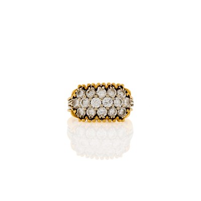 Lot 136 - White Gold and Diamond Ring with Gold Jacket