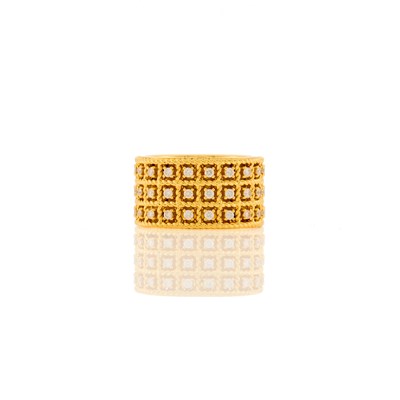 Lot 1024 - Roberto Coin Gold and Diamond Ring