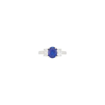 Lot 27 - Platinum, Sapphire and Diamond Ring