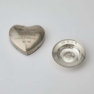 Lot 267 - Silver-Plated Heart-Shaped Presentation Desk Paperweight