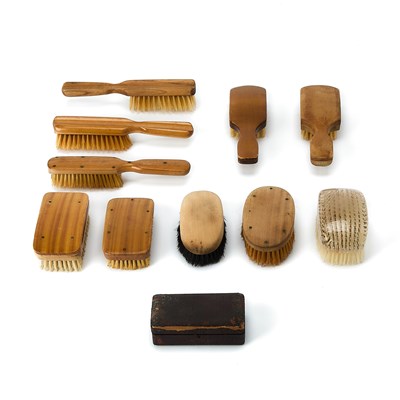 Lot 283 - Group of Dressing and Shaving Articles