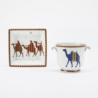 Lot 3347 - Richard Ginori Porcelain Camel-Themed Small Cachepot and Square Dish