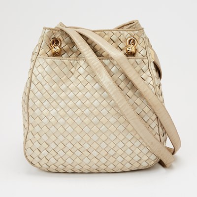 Lot 1237 - Bottega Veneta Metallic Beige Leather Intrecciato Bag
