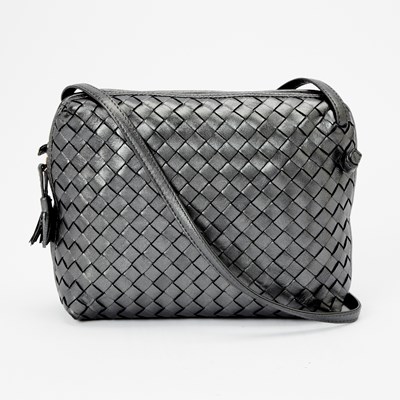 Lot 1238 - Bottega Veneta Metallic Grey Leather Intrecciato Nodini Crossbody Bag
