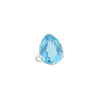 Lot 213 - Wedderien Platinum and Aquamarine Ring