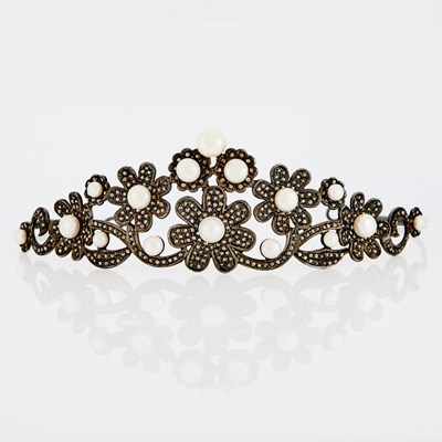 Lot 1331 - Silver, Freshwater Pearl and Diamond Tiara
