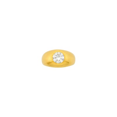 Lot 58 - Gold and Diamond Gypsy Ring