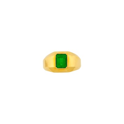 Lot 63 - David Webb Gentleman's Gold and Emerald Ring