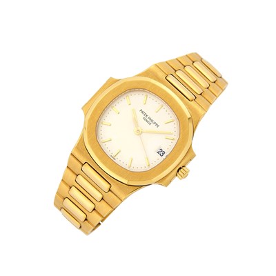 Lot 81 - Patek Philippe Gentleman's Gold 'Nautilus' Wristwatch, Ref. 3800/1