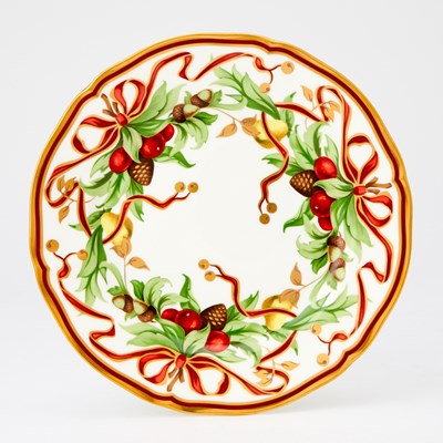 Lot 3189 - Assembled 'Tiffany Holiday' Garlanded Gilt-Decorated Porcelain Part Dinner Service