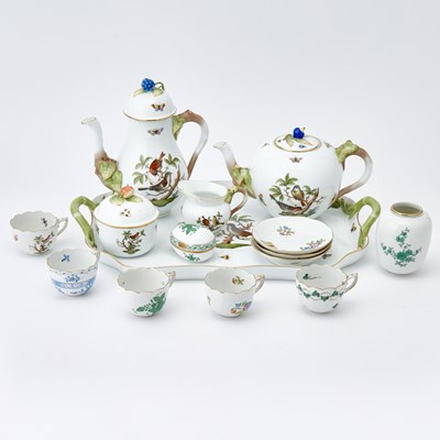 Lot 3030 - Herend Hand-Painted Porcelain "Rothschild Bird" Pattern Partial Coffee and Tea Service