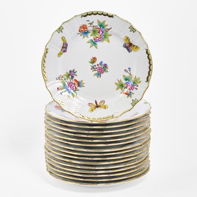 Lot 239 - Set of Sixteen Herend Porcelain "Queen Victoria" Pattern Service Plates