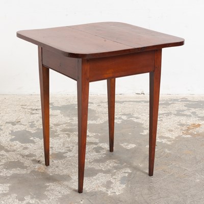 Lot 39 - American Stained Pine Occasional Table