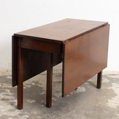 Lot 102 - American Mahogany Dining Table