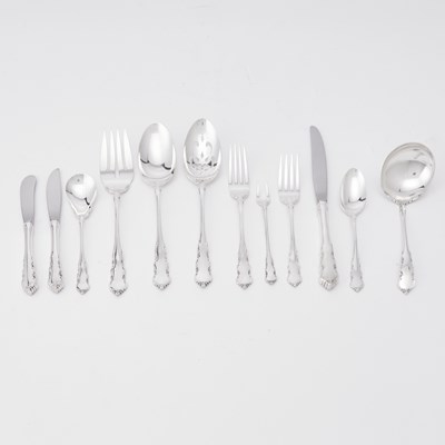 Lot 3040 - Oneida Sterling Silver "Heirloom" Pattern Flatware Service