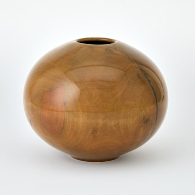 Lot 417 - Matt Moulthrop Turned Holly Vessel
