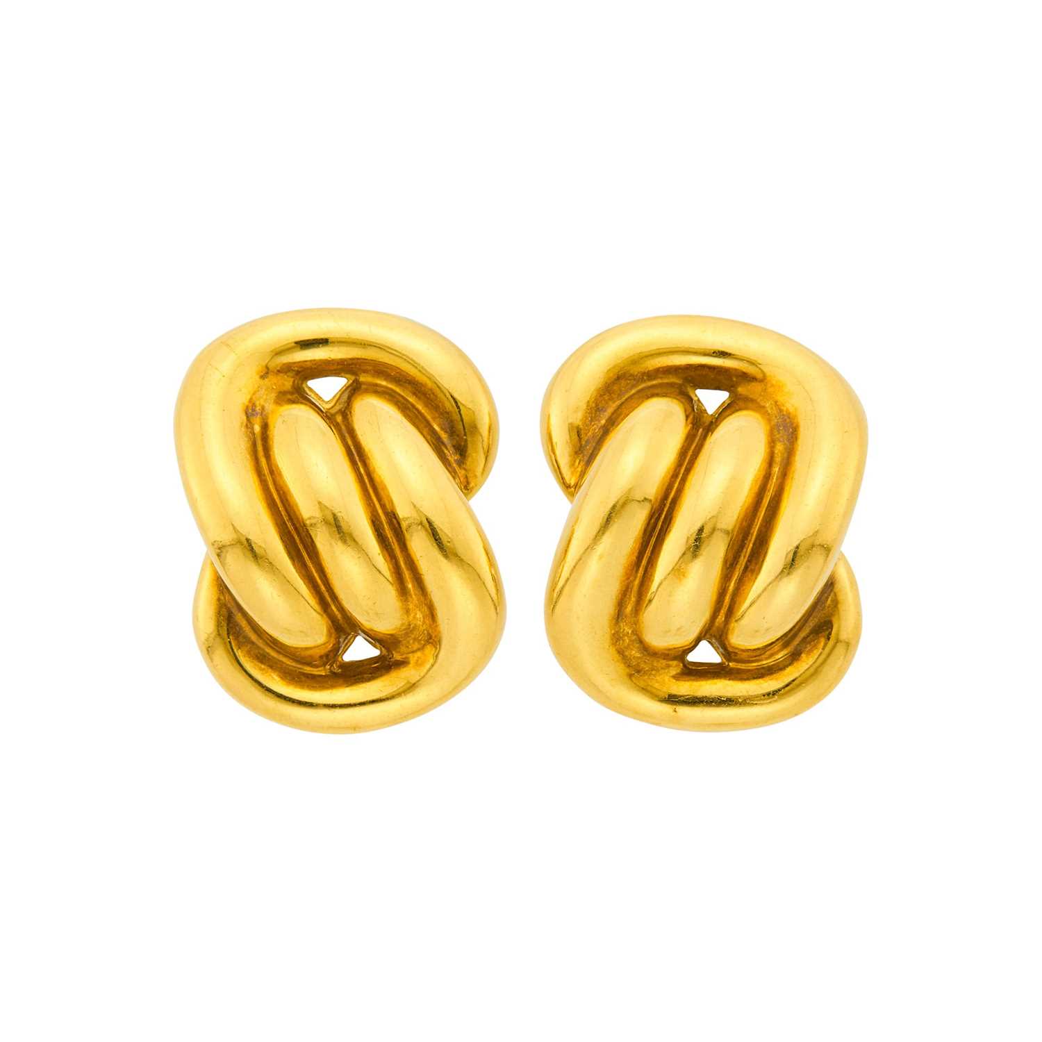 Lot 82 - Verdura Pair of Gold Knot Earclips
