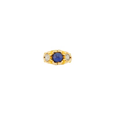 Lot 112 - Antique Gold, Cabochon Sapphire and Diamond Ring