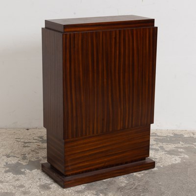 Lot 344 - Modern Mahogany Pedestal