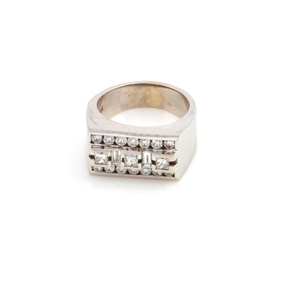 Lot 84 - Diamond Ring, 19 diamonds about 2.00 cts., 14K 13 dwt.