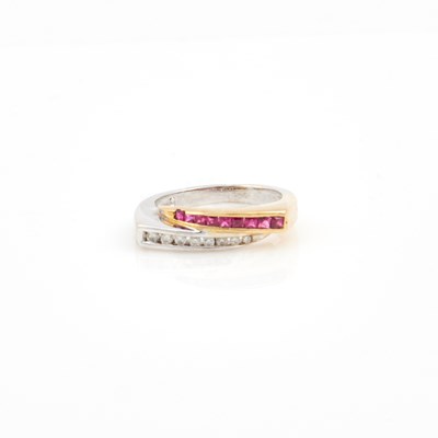 Lot 198 - Diamond and Stone Ring, 14K 2 dwt. all, damaged
