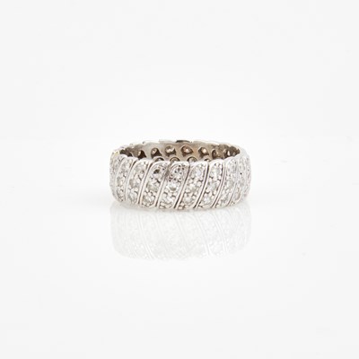 Lot 347 - Diamond Ring, 69 diamonds about 1.75 cts., Platinum 6 dwt.