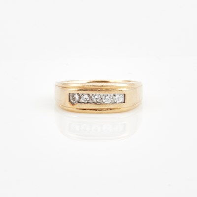 Lot 363 - Diamond Ring, 5 diamonds about 0.50 ct., 14K 5 dwt.