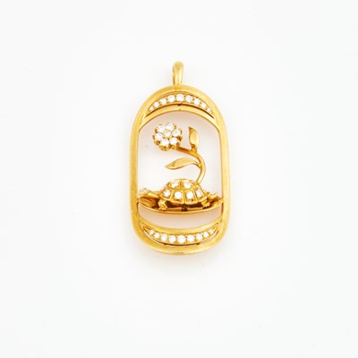 Lot 369 - Diamond Pendant, 37 diamonds about 0.65 ct., 18K 6dwt.