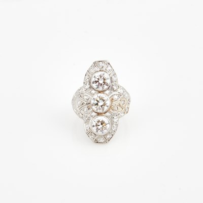 Lot 376 - Diamond Ring, 31 diamonds, 3 stones about 3.30 cts., 28 stones about 1.00 ct., Platinum 5 dwt.,     stones damaged