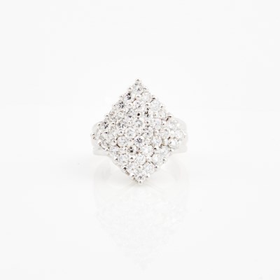 Lot 458 - Diamond Ring, 36 diamonds about 3.00 cts., 18K 11 dwt.