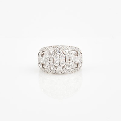 Lot 459 - Diamond Ring, 104 diamonds about 1.25 cts., 18K 6 dwt.