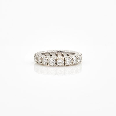 Lot 463 - Diamond Ring, 18 diamonds about 4.50 cts., 14K 5 dwt., stone damaged