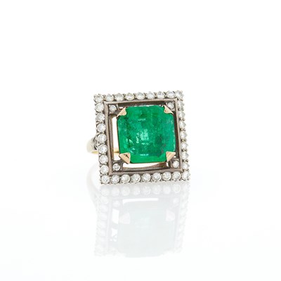 Lot 1217 - Gold, White Metal, Emerald and Diamond Ring