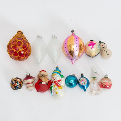 Lot 17 - Assorted Group of Tree Ornaments