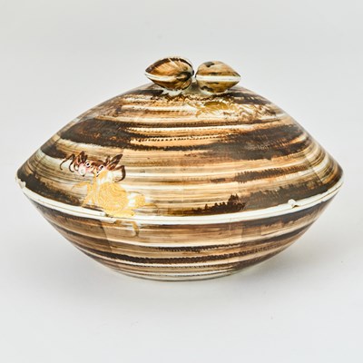 Lot 67 - Japanese Gilt-Decorated Porcelain Covered Dish