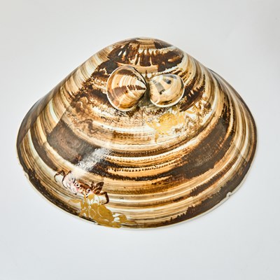 Lot 67 - Japanese Gilt-Decorated Porcelain Covered Dish