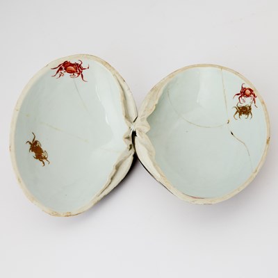 Lot 67 - Japanese Gilt-Decorated Porcelain Covered Dish