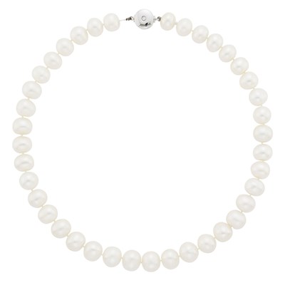 Lot 1105 - Freshwater Cultured Pearl Necklace with Metal and Glass Clasp