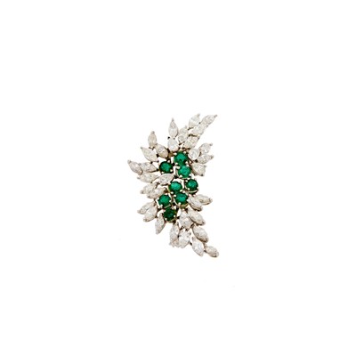 Lot 1122 - Platinum, Emerald and Diamond Clip-Brooch