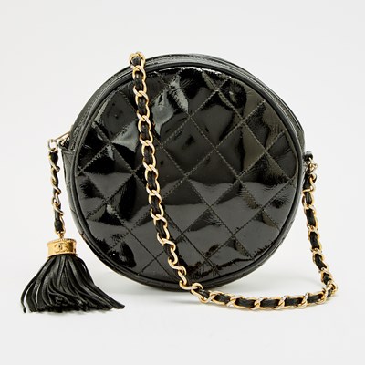Lot 1250 - Chanel Black Patent Leather Circle Bag