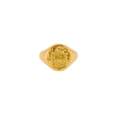 Lot 1045 - Gold Crest Ring