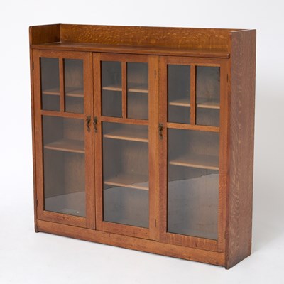 Lot 126 - Limbert Arts & Crafts Oak "Model No. 341" Three Door Bookcase