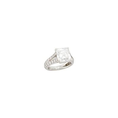 Lot 198 - Cartier Platinum and Diamond Ring, France
