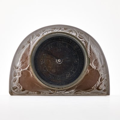 Lot 264 - R. Lalique Molded Glass “Moineaux” Mantel Clock