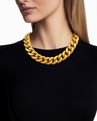 Lot 158 - Reversible Gold Link Necklace and Pair of Earrings