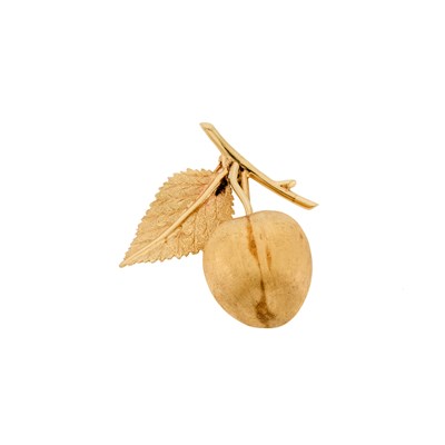 Lot 1156 - Gold Cherry Brooch