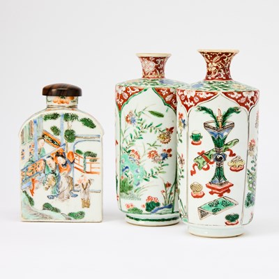 Lot 531 - Three Chinese Export Famille Verte Porcelain Articles