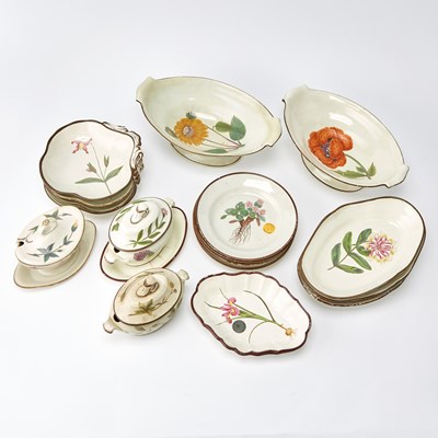Lot 3069 - English Botanical Pearlware Dinner Service