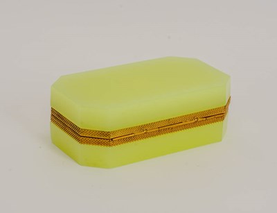 Lot 357 - Green Murano Glass Box