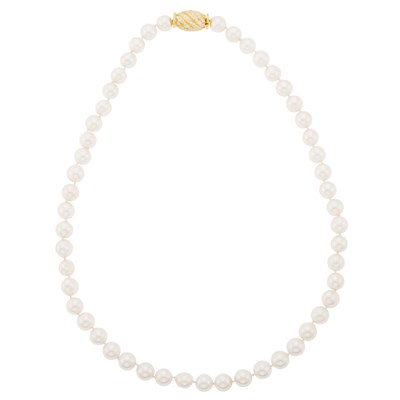Lot 1153 - Cultured Pearl Necklace with Gold and Diamond Clasp